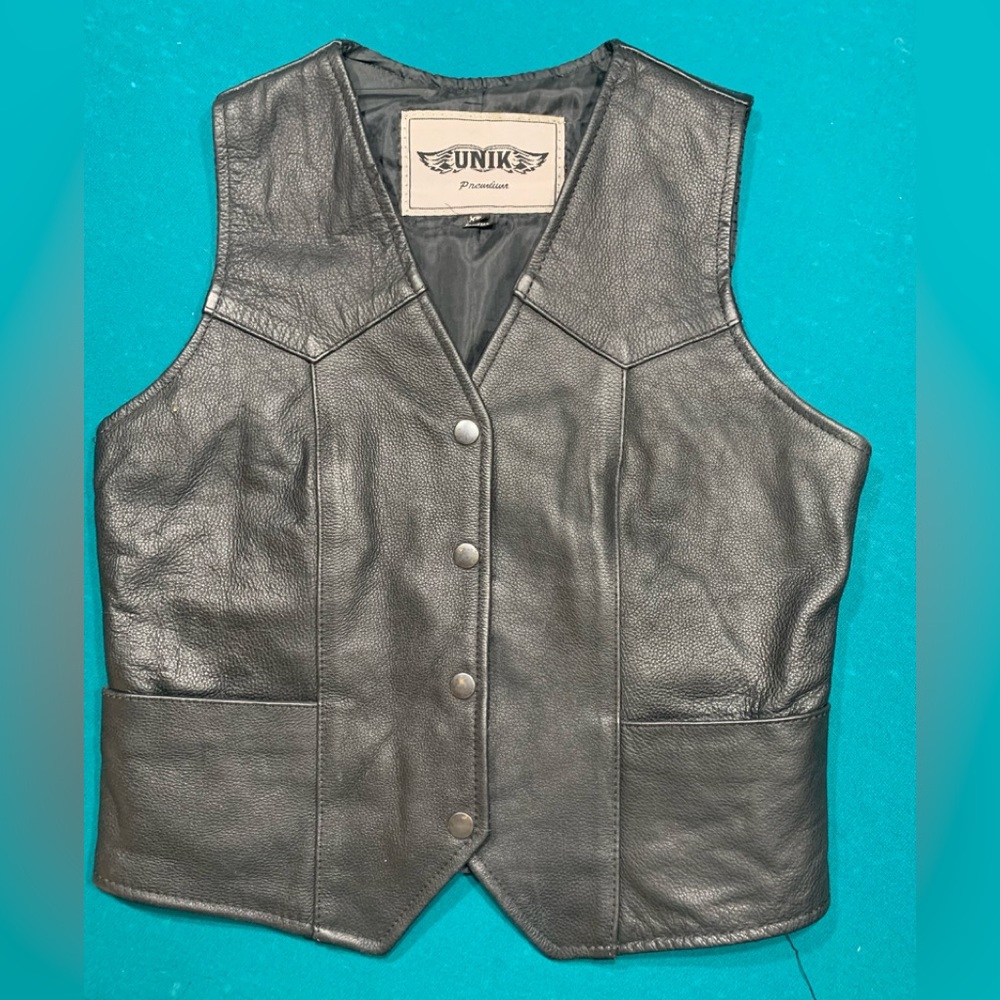 Unik woman’s leather vest